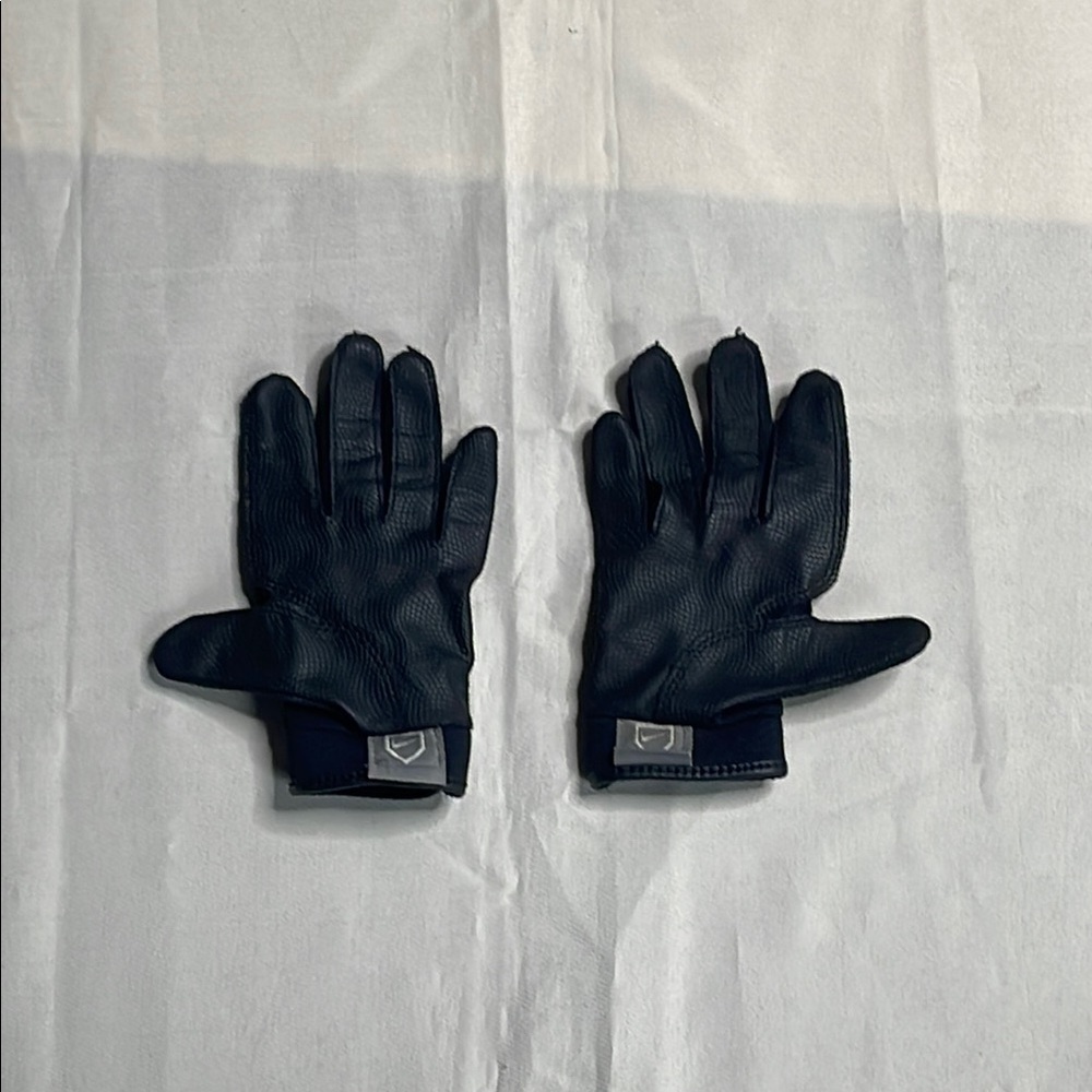 NIKE Black kids Sports Baseball Gloves - Picture 3 of 9
